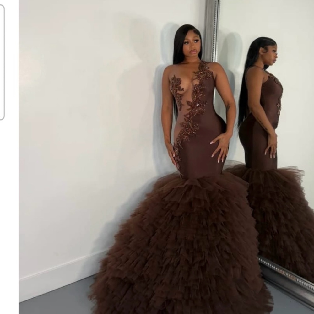 Brown Floral-Appliqué Mermaid Tulle Maxi Dress Alglist Chanelle